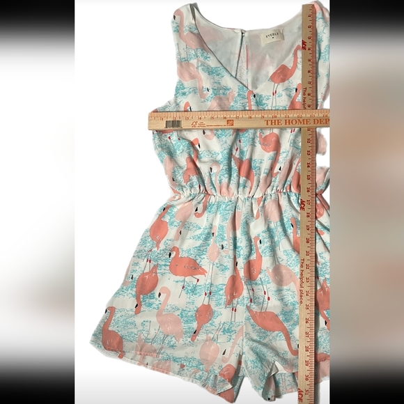 Everly Flamingo Open Back Romper Size Medium - Picture 4 of 6